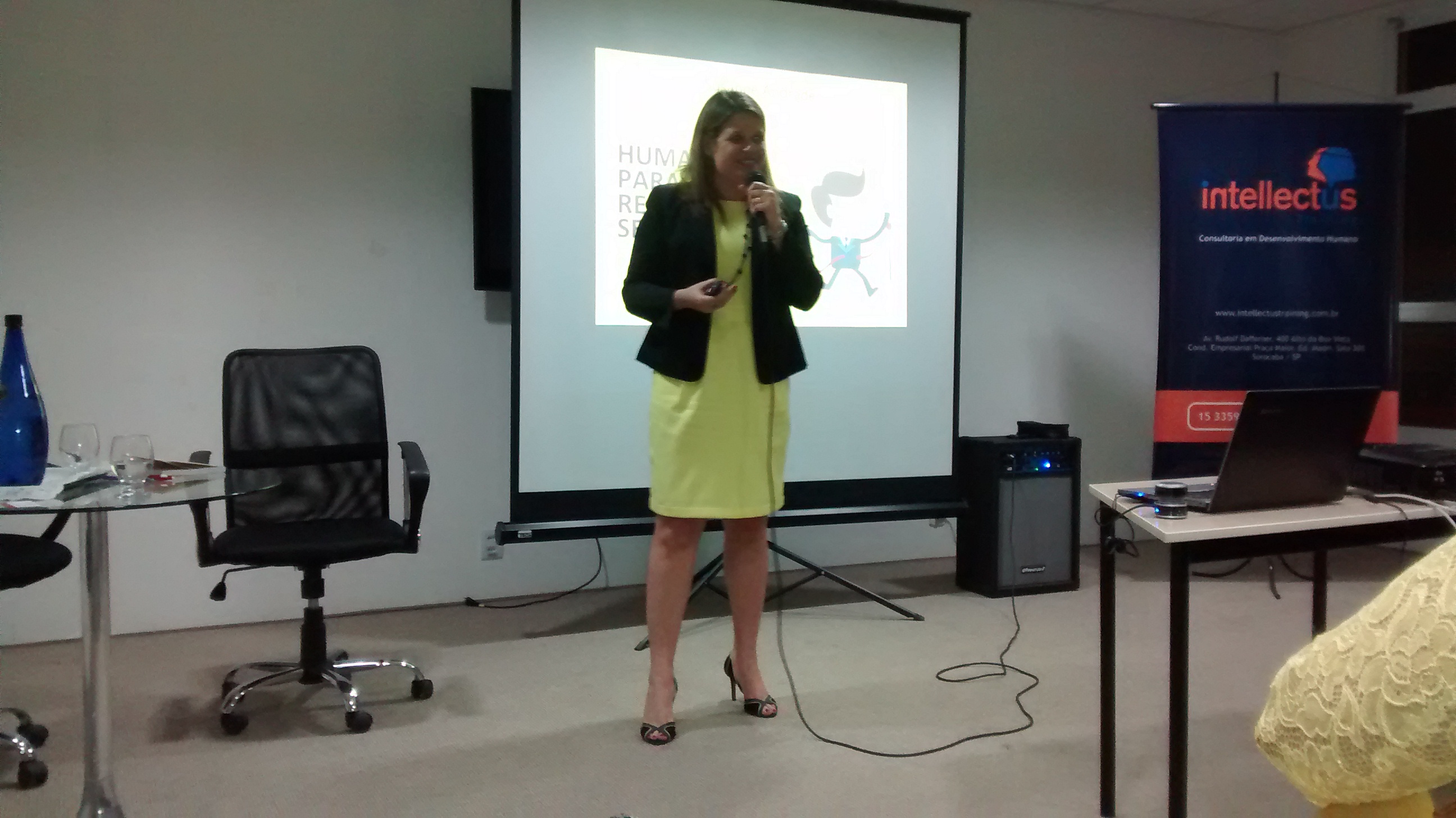 Susanne Andrade reúne inúmeros espectadores em HUMANIZAR PARA SE REALIZAR E SER FELIZ